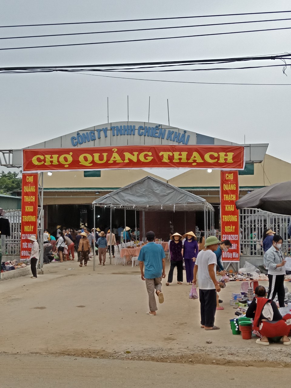Chuẩn bị các điều kiện để khai trương chợ cá xã Quảng Thạch
